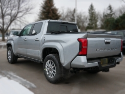 Toyota Tacoma 4WD Limited Double Cab 5' Bed AT (Natl) 2026