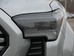 Toyota Tacoma 4WD Limited Double Cab 5' Bed AT (Natl) 2026