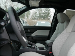 Toyota Tacoma 4WD Limited Double Cab 5' Bed AT (Natl) 2026