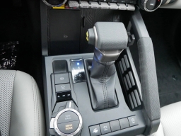 Toyota Tacoma 4WD Limited Double Cab 5' Bed AT (Natl) 2026