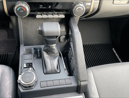 Toyota Tacoma 4WD SR5 Double Cab 5' Bed AT (GS) 2026