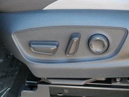 Toyota Tacoma 4WD TRD Sport Double Cab 5' Bed AT (Natl) 2026