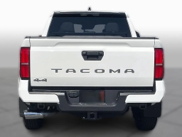 Toyota Tacoma 4WD SR5 Double Cab 6' Bed AT (Natl) 2026
