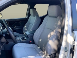 Toyota Tacoma 4WD SR5 Double Cab 6' Bed AT (Natl) 2026