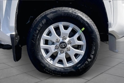 Toyota Tacoma 4WD SR5 Double Cab 6' Bed AT (Natl) 2026