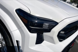 Toyota Tacoma 4WD SR5 Double Cab 6' Bed AT (Natl) 2026