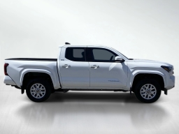 Toyota Tacoma 4WD SR5 Double Cab 5' Bed AT (Natl) 2026