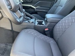 Toyota Tacoma 4WD SR5 Double Cab 5' Bed AT (Natl) 2026