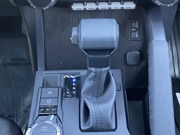 Toyota Tacoma 4WD SR5 Double Cab 5' Bed AT (Natl) 2026
