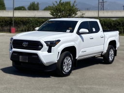 Toyota Tacoma 4WD SR5 Double Cab 5' Bed AT (Natl) 2026