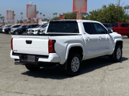 Toyota Tacoma 4WD SR5 Double Cab 5' Bed AT (Natl) 2026