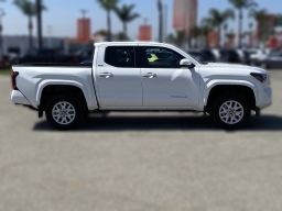 Toyota Tacoma 4WD SR5 Double Cab 5' Bed AT (Natl) 2026