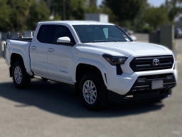 Toyota Tacoma 4WD SR5 Double Cab 5' Bed AT (Natl) 2026