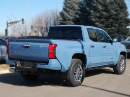 Toyota Tacoma 4WD Limited Double Cab 5' Bed AT (Natl) 2026