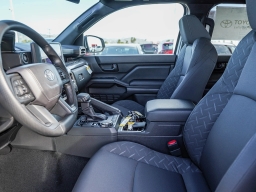 Toyota Tacoma 4WD SR5 Double Cab 5' Bed AT (GS) 2026