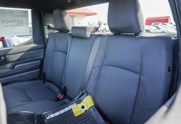 Toyota Tacoma 4WD SR5 Double Cab 5' Bed AT (GS) 2026