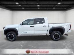 Toyota Tacoma 4WD TRD Off Road Double Cab 5' Bed AT (Natl) 2026