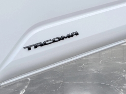 Toyota Tacoma 4WD TRD Off Road Double Cab 5' Bed AT (Natl) 2026