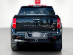 Toyota Tacoma 4WD TRD Off Road Double Cab 5' Bed AT (Natl) 2026