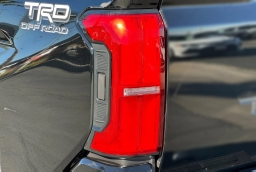 Toyota Tacoma 4WD TRD Off Road Double Cab 5' Bed AT (Natl) 2026