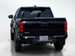 Toyota Tacoma 4WD SR5 Double Cab 5' Bed AT (Natl) 2026