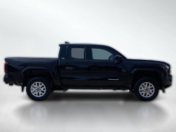 Toyota Tacoma 4WD SR5 Double Cab 5' Bed AT (Natl) 2026