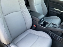 Toyota Tacoma 4WD SR5 Double Cab 5' Bed AT (Natl) 2026