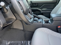 Toyota Tacoma 4WD SR5 Double Cab 5' Bed AT (Natl) 2026
