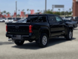 Toyota Tacoma 4WD SR5 Double Cab 5' Bed AT (Natl) 2026