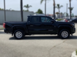 Toyota Tacoma 4WD SR5 Double Cab 5' Bed AT (Natl) 2026