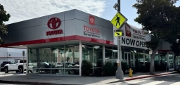 Toyota Tacoma 4WD SR5 Double Cab 5' Bed AT (Natl) 2026