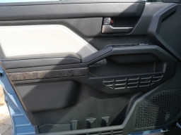 Toyota Tacoma 4WD Limited Double Cab 5' Bed AT (Natl) 2026