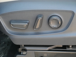 Toyota Tacoma 4WD Limited Double Cab 5' Bed AT (Natl) 2026