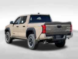 Toyota Tacoma 4WD TRD Off Road Double Cab 5' Bed AT (Natl) 2026