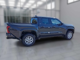 Toyota Tacoma 4WD SR5 Double Cab 6' Bed AT (Natl) 2026