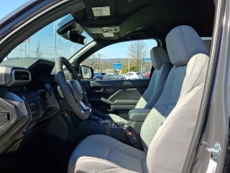 Toyota Tacoma 4WD SR5 Double Cab 6' Bed AT (Natl) 2026