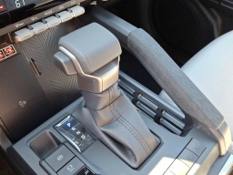 Toyota Tacoma 4WD SR5 Double Cab 6' Bed AT (Natl) 2026