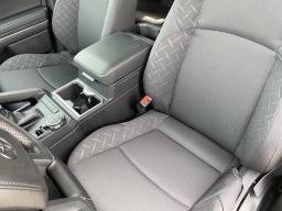 Toyota Tacoma 4WD SR5 Double Cab 5' Bed AT (Natl) 2026