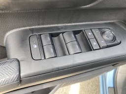 Toyota Tacoma 4WD SR5 Double Cab 5' Bed AT (Natl) 2026