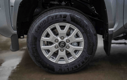 Toyota Tacoma 4WD SR5 Double Cab 5' Bed AT (GS) 2026