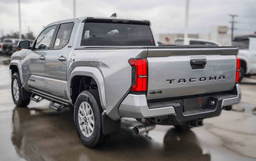 Toyota Tacoma 4WD SR5 Double Cab 5' Bed AT (GS) 2026