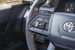 Toyota Tacoma 4WD SR5 Double Cab 5' Bed AT (GS) 2026