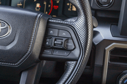 Toyota Tacoma 4WD SR5 Double Cab 5' Bed AT (GS) 2026