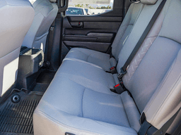 Toyota Tacoma 4WD SR5 Double Cab 5' Bed AT (GS) 2026