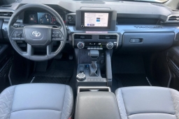 Toyota Tacoma 4WD SR5 Double Cab 5' Bed AT (Natl) 2026