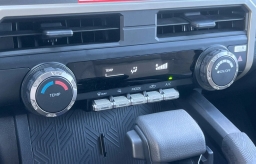 Toyota Tacoma 4WD SR5 Double Cab 5' Bed AT (Natl) 2026