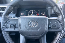Toyota Tacoma 4WD SR5 Double Cab 5' Bed AT (Natl) 2026