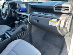 Toyota Tacoma 4WD SR5 Double Cab 5' Bed AT (Natl) 2026