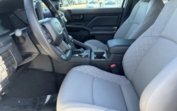 Toyota Tacoma 4WD SR5 Double Cab 5' Bed AT (Natl) 2026
