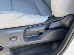 Toyota Tacoma 4WD SR5 Double Cab 5' Bed AT (Natl) 2026